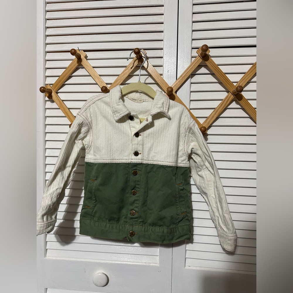 Fin & Vince cream and green jacket 2/3